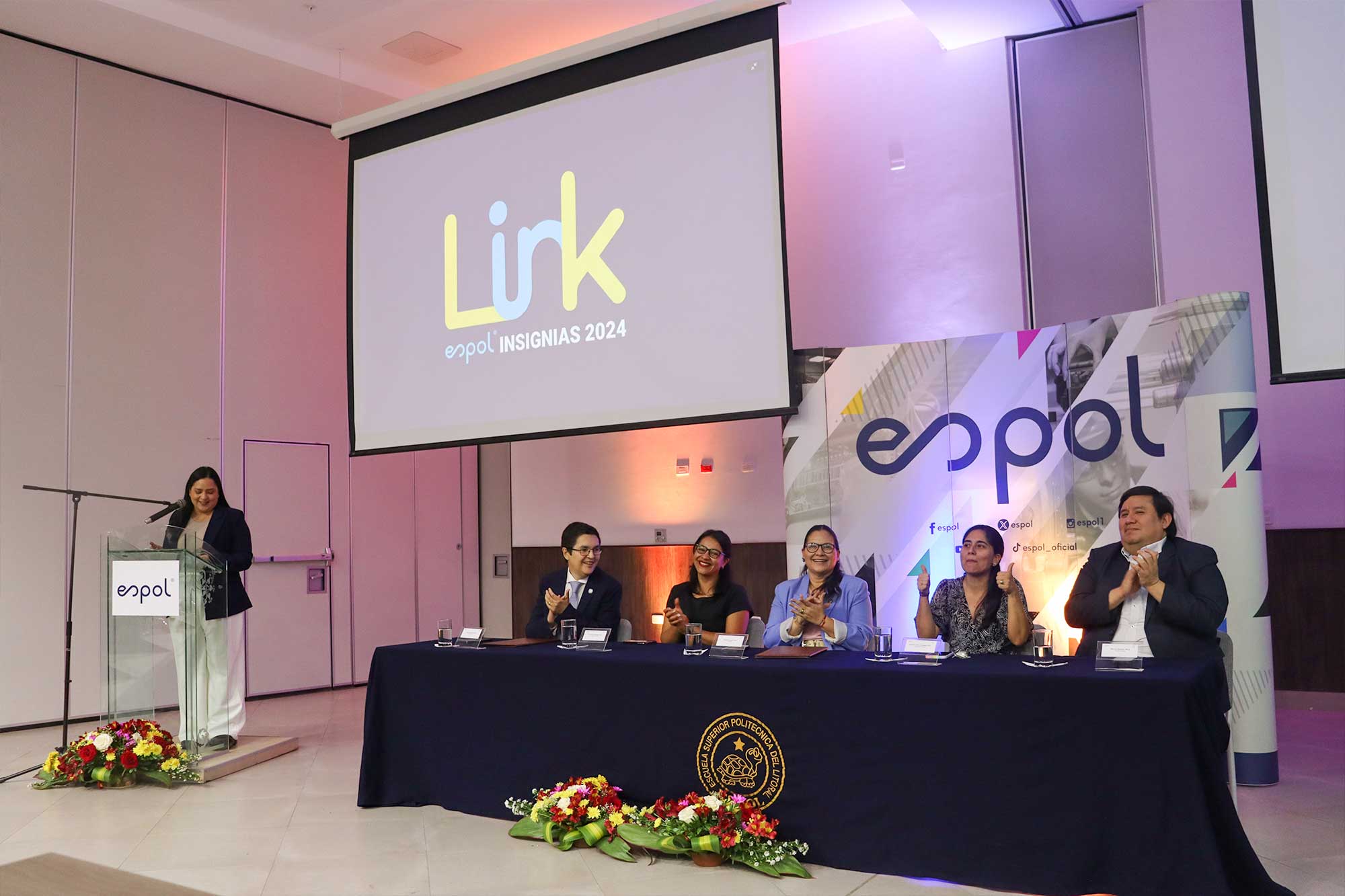 Reconocimiento Link 2024 de la Espol a la Dirección de Vinculación con